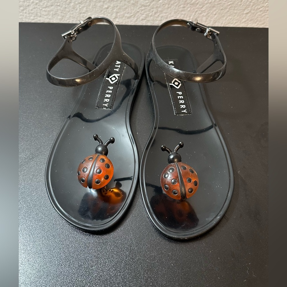 Katy Perry Lady Bug Geli Sandal
